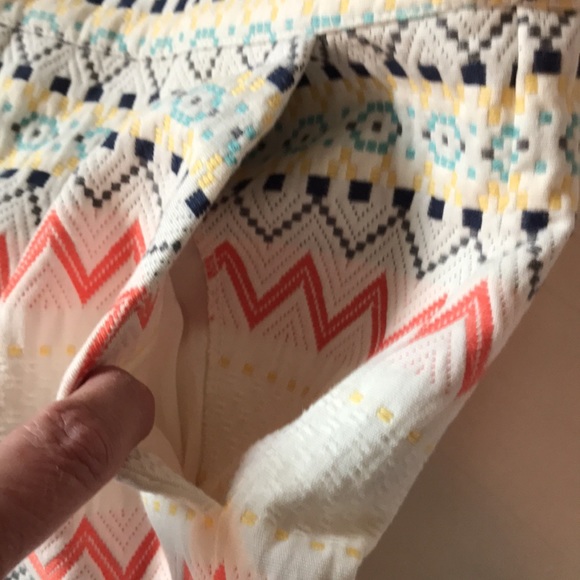 Parker Riley cream cotton textured zigzag design short shorts NWOT - Picture 3 of 8